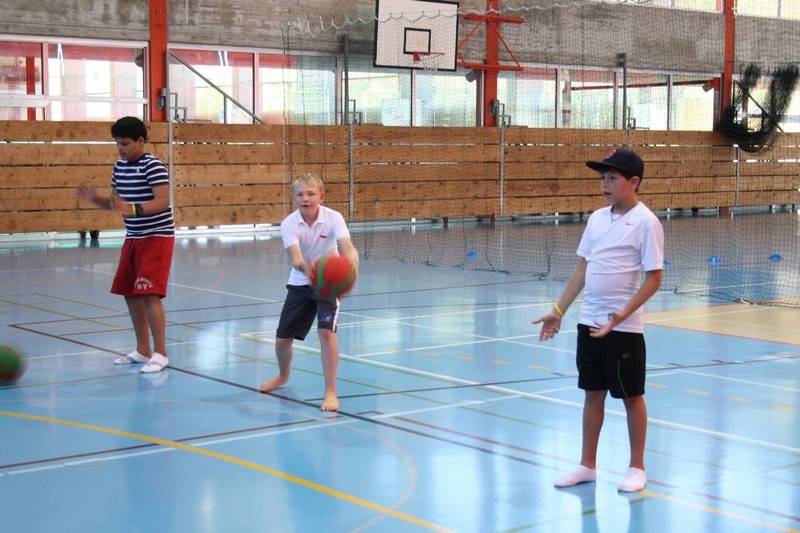 Village Camps International Summer Camp Leysin, Switzerland 2025-08-09 https://www.villagecamps.com/journals_admin/images/707-24-basketball (52).jpg